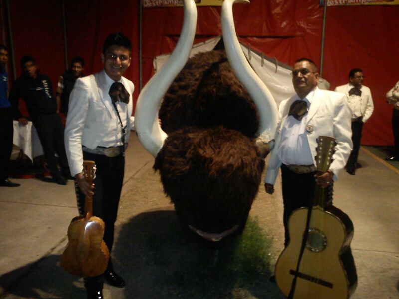 CONTRATACION DE MARIACHIS