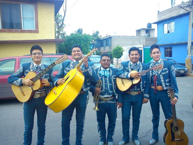 CONTRATACION DE MARIACHIS