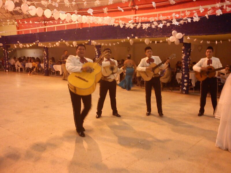 CONTRATACION DE MARIACHIS