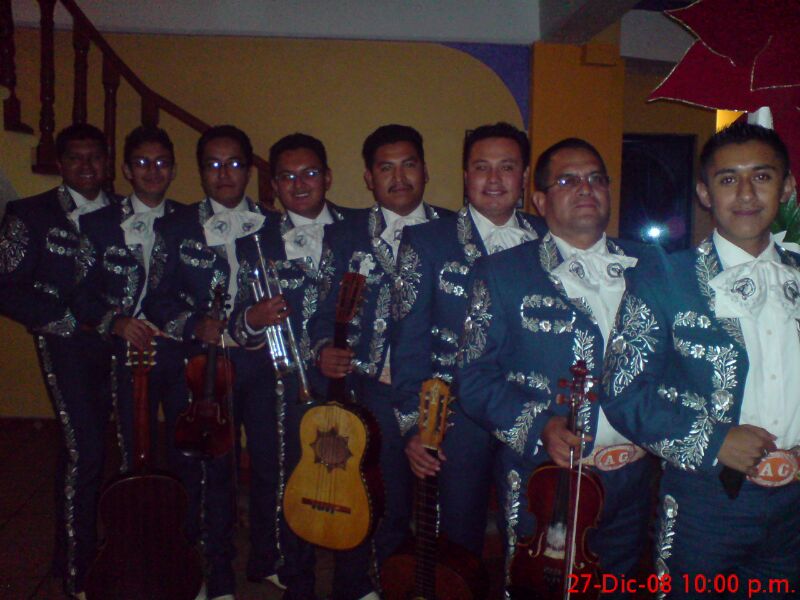 CONTRATACION DE MARIACHIS