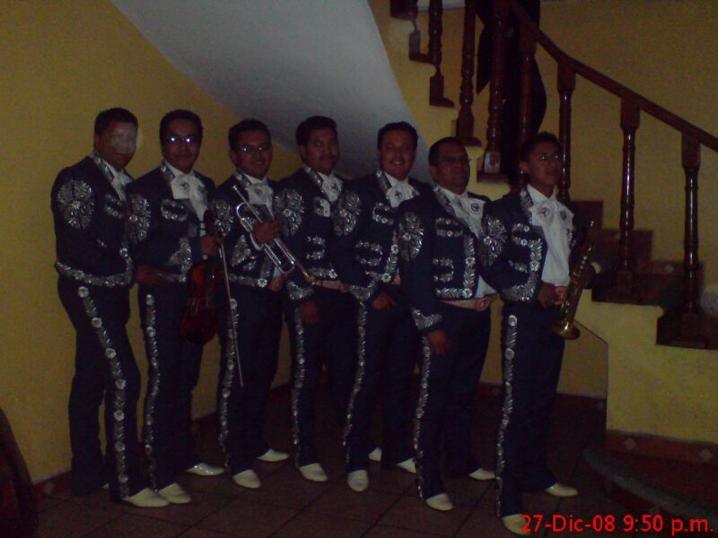 CONTRATACION DE MARIACHIS