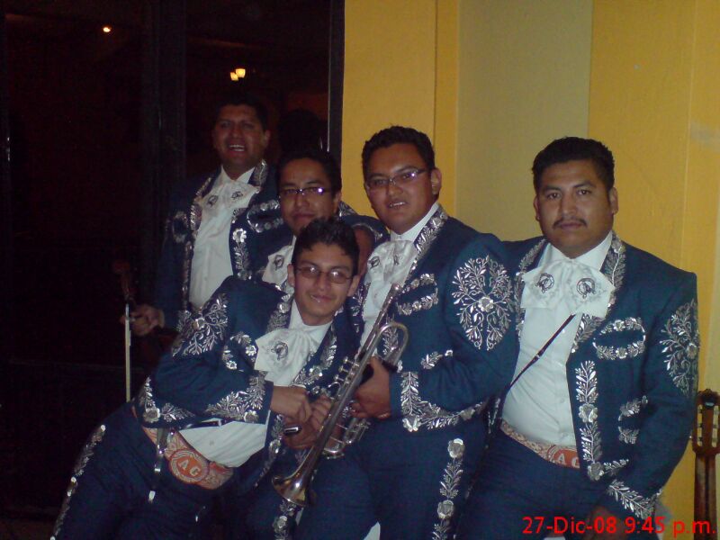 CONTRATACION DE MARIACHIS