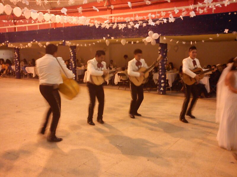 CONTRATACION DE MARIACHIS