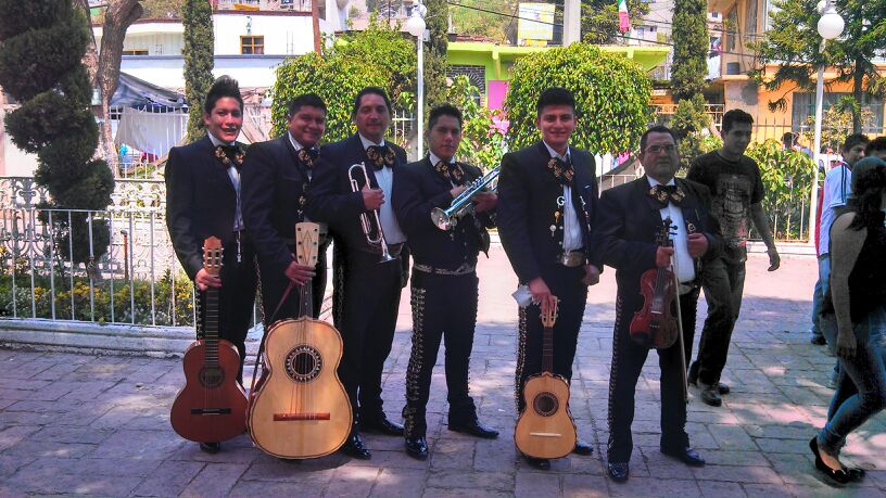 CONTRATACION DE MARIACHIS