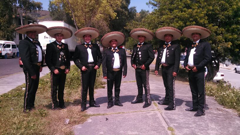 CONTRATACION DE MARIACHIS