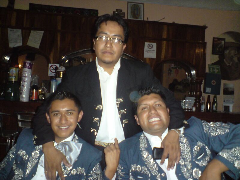 CONTRATACION DE MARIACHIS