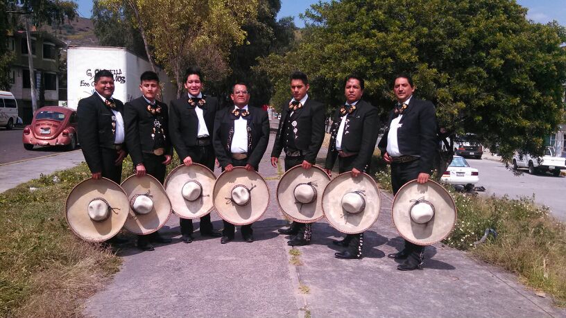CONTRATACION DE MARIACHIS
