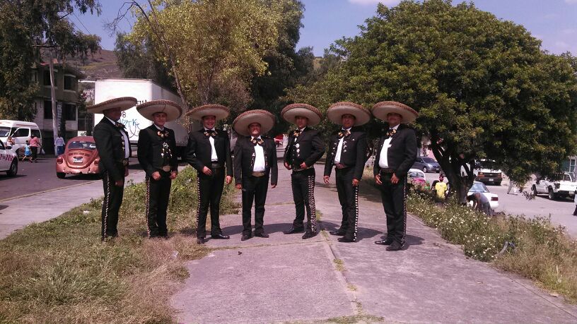 CONTRATACION DE MARIACHIS