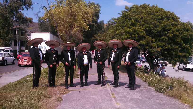 CONTRATACION DE MARIACHIS