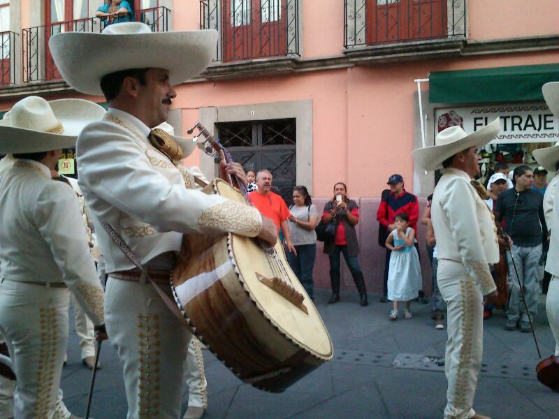 CONTRATACION DE MARIACHIS